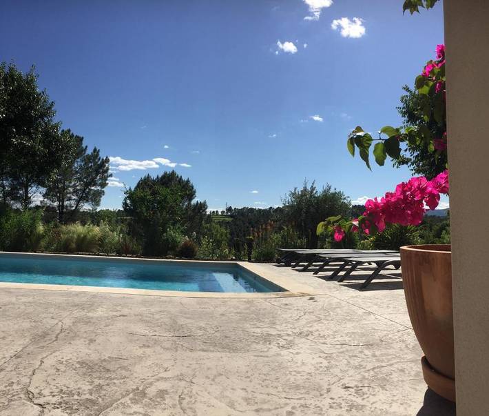 Location de vacances pour 6 personnes, avec vue ainsi que jardin et piscine à Saint-Genest-de-Beauzon - 3