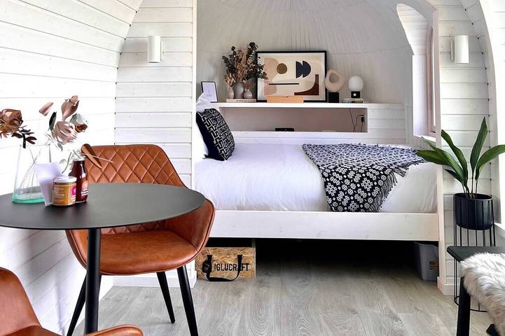 Eco-Cabin · Copper Bath & Sea Views · Anglesey in Anglesey