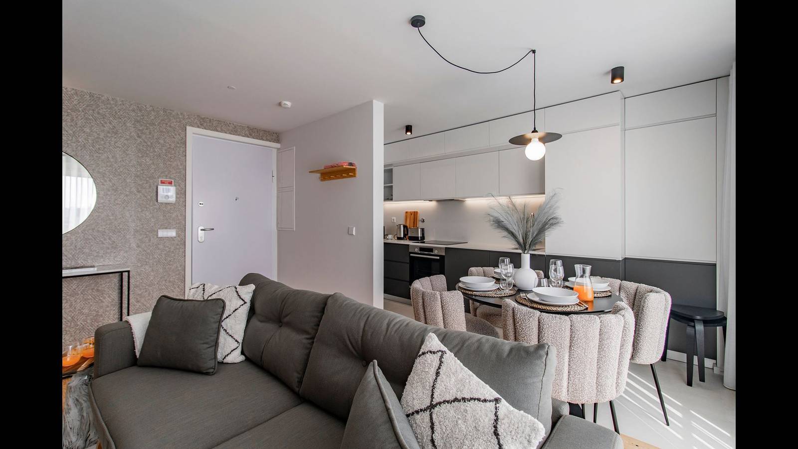 Appartamento intero, Stunning 2Br Apartment w/ Terrace by Lovelystay in Santo Ildefonso, Porto