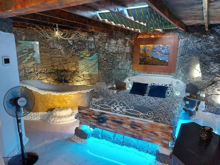 Ferienhaus für 2 Personen, mit Whirlpool und Terrasse sowie Garten und Pool in Conil (Lanzarote)