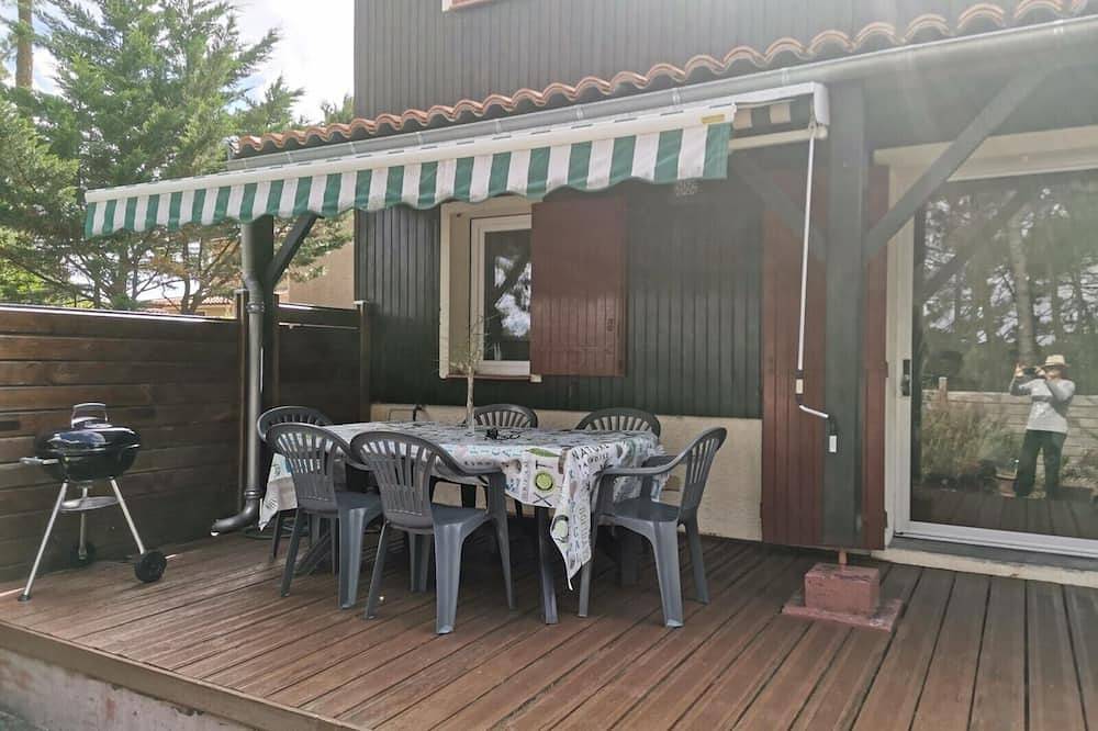 Agréable pavillon mitoyen de type 3 situé dans la pinède avec piscine collective in Lacanau Ocean, Lacanau