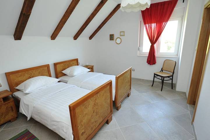 Villa in Tijarica mit privatem Pool in Makarska Riviera
