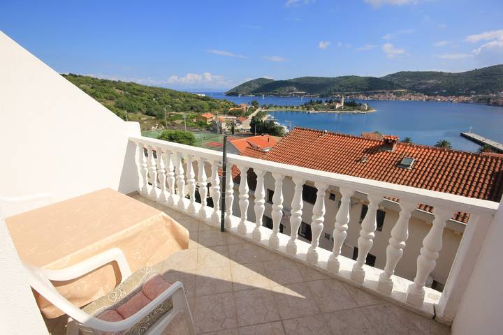 Holiday rental for 3 people, with balcony/terrace on Vis