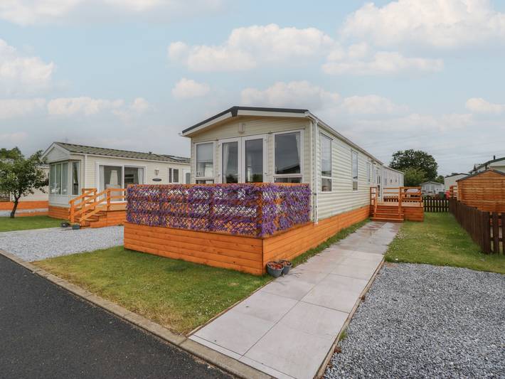 Caravan for 4 people, with garden in Scotland