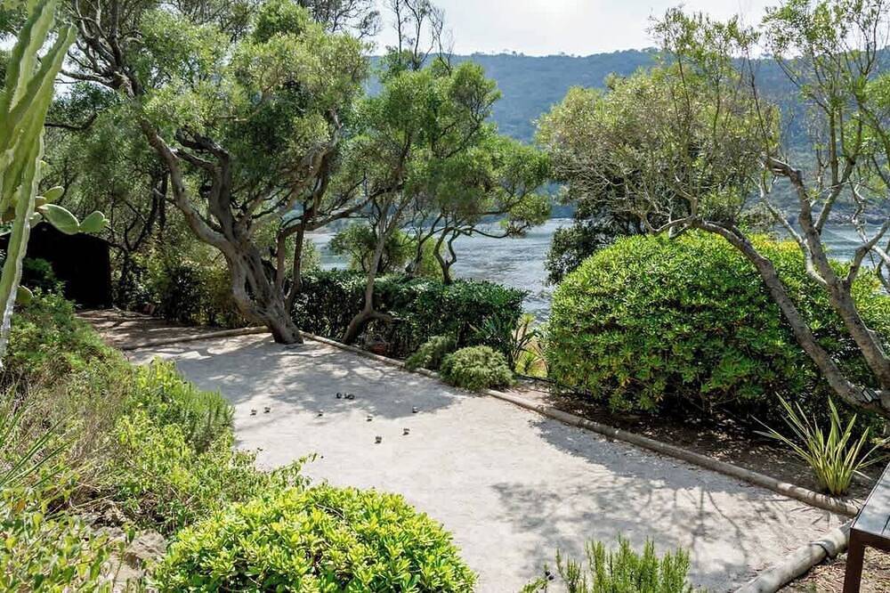 Gran casa en primera línea de playa tranquila situada la isla de Port-Cros in Provenza