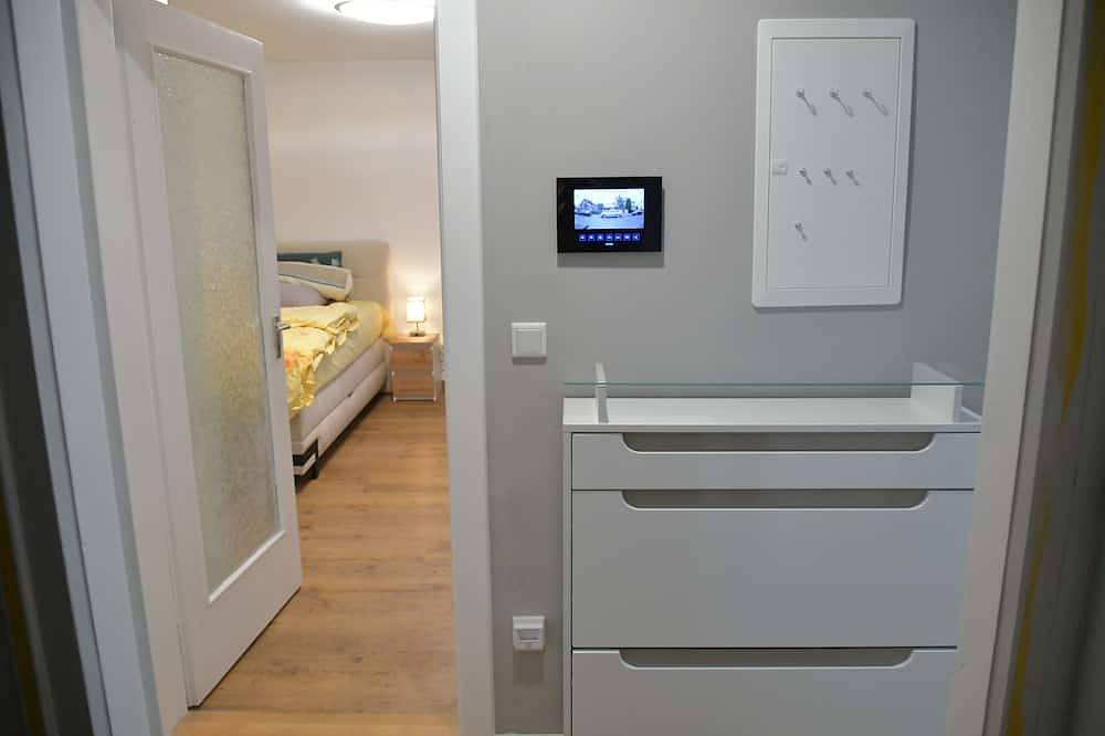 Entire apartment, Beautiful 3-Room-Apartment Stein close to Palm-Beach, Playmobil-Park, Nuremburg in Stein (Bavaria), Franconia