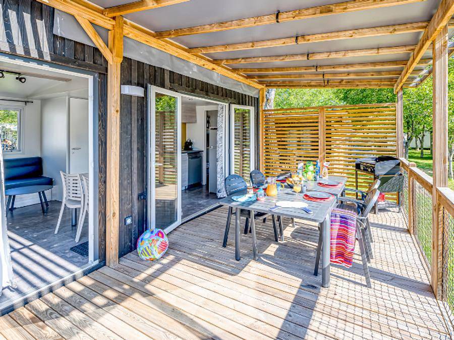 Flower Camping Les Ondines - Mobilheim 6 personen - Homeflower Premium 35m² - 3 Schlafzimmer + halboffene Terrasse + Tv + Bettwäsche + Handtücher + Klimaanlage in Souillac, Lot