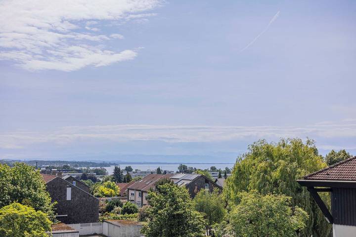 Ferienwohnung für 3 Personen, mit Balkon und Seeblick