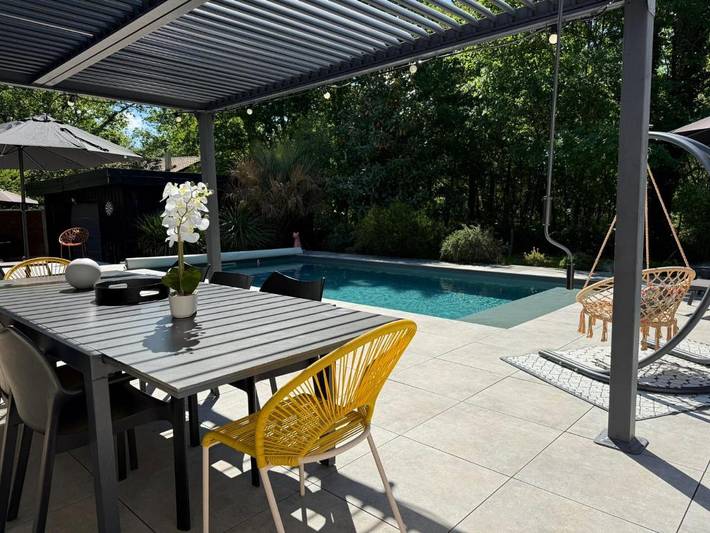 Location de vacances pour 10 personnes, avec vue ainsi que piscine et jardin à Léognan - 3
