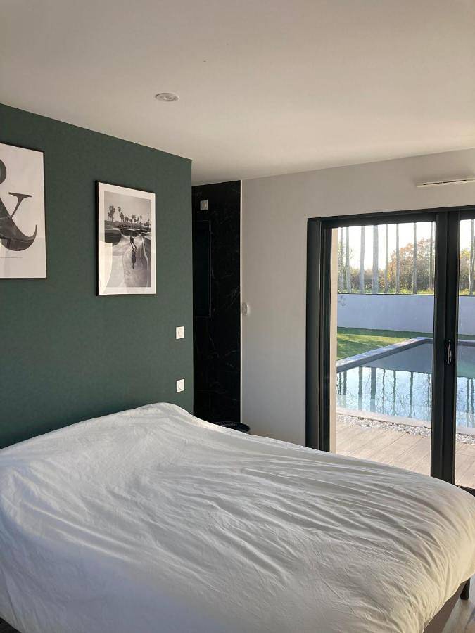 Location de vacances pour 8 personnes, avec piscine et jardin, adapté aux familles dans Brissac-Loire-Aubance - 3