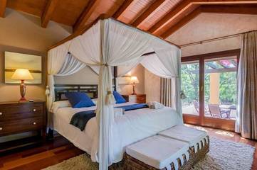 Villa for 14 People in Marbella Centre, Marbella, Photo 1