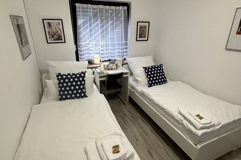 Ganze Wohnung, Ruhiges & Gemütliches Kleines Doppelzimmer in Top Lage in Langenfeld (Rheinland), Kreis Mettmann