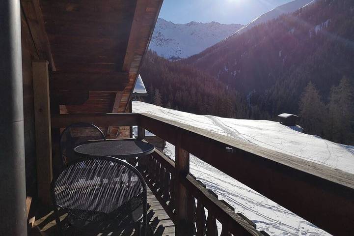 Apartamento entero, Loft en Walserhaus, balcón, zona sin obstáculos in Monstein, Davos