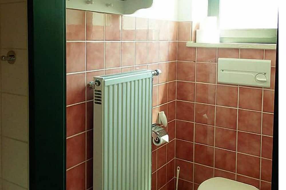 Ganze Wohnung, Appartement für Familien im Erdgeschoss mit seperatem Zugang in Bad Birnbach, Bayerische Golf und Thermenland