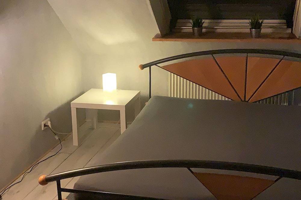 Ganze Wohnung, 100qm 3-Sterne-Ferien-Wohnung, Nähe Weserstrand+Nordsee, ruhige+schöne Lage in Nordenham, Wesermarsch