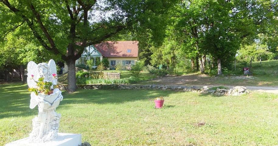 Cottage pour 2 personnes, avec jardin ainsi que vue et terrasse à Chauffour-sur-Vell