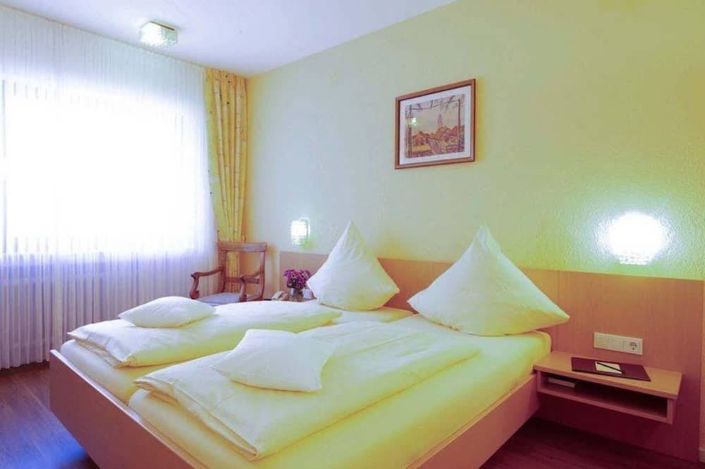 Waldseite Standardzimmer, Waldblick ab 12 Ün - Waldhotel Sonnenberg in Bollendorf, Eifelkreis Bitburg-Prüm