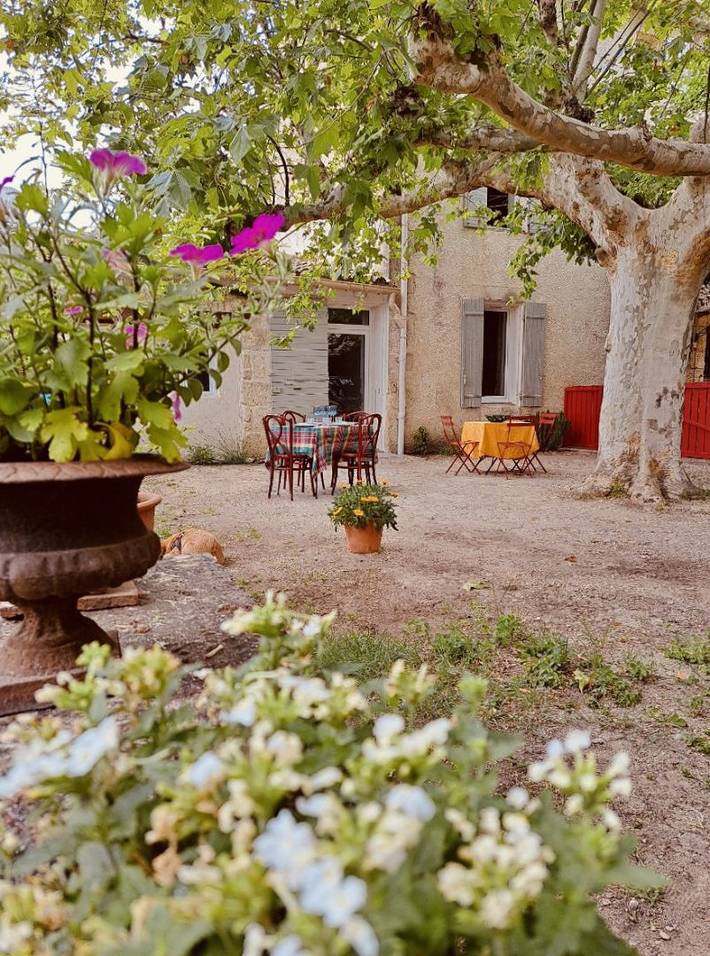 Chambre d’hôte pour 2 personnes, avec jardin et piscine