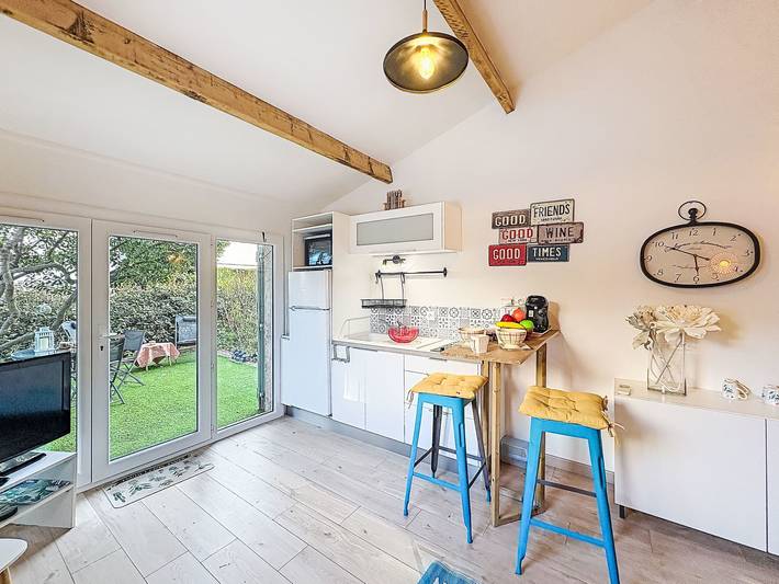 Location de vacances pour 2 personnes, avec jardin et terrasse dans Plage de la Peguiere - 3