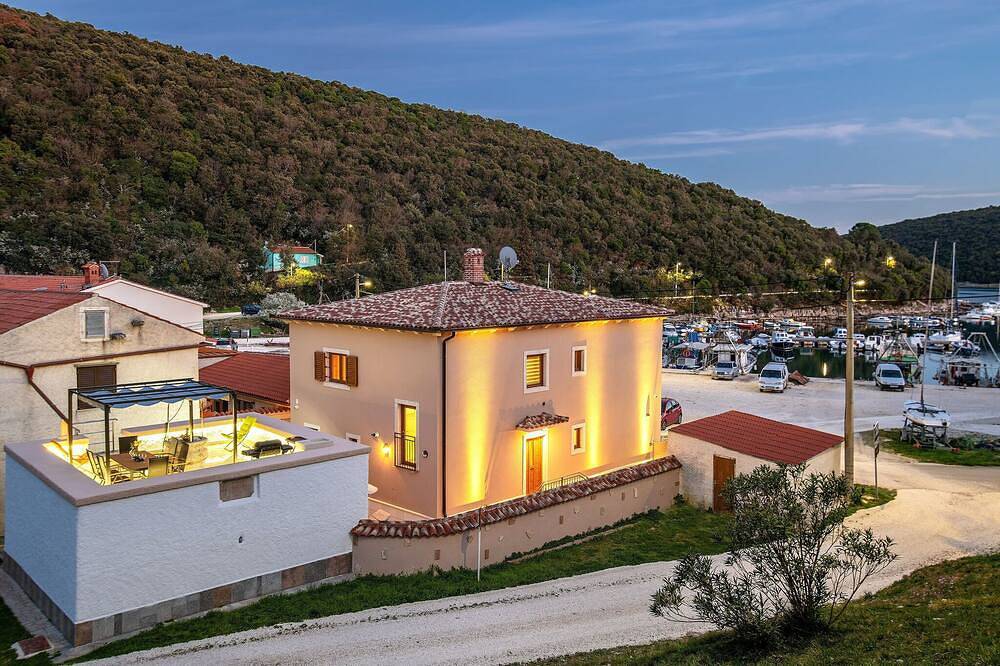 Casa vacanza a Rakalj a partire da 201€ a notte