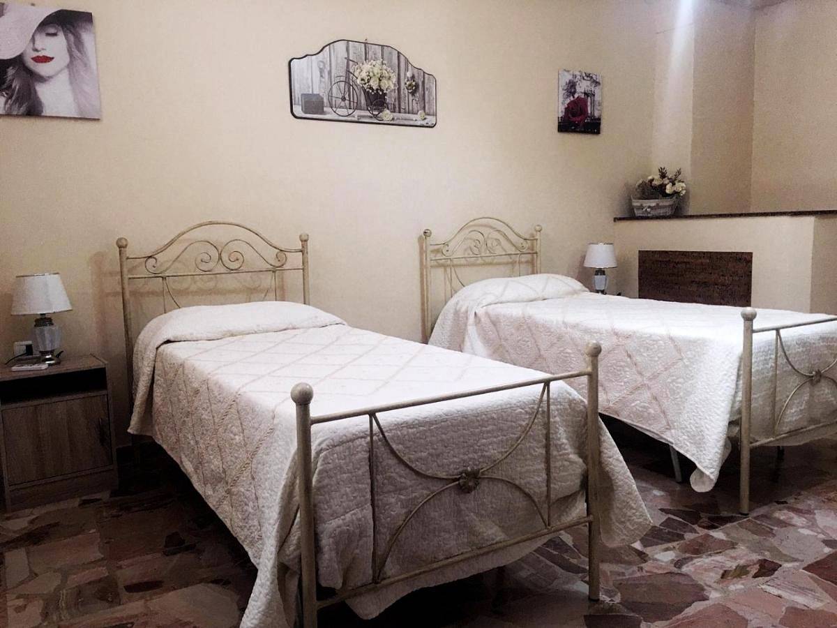 Umberto I - Affitti brevi in Favara, Provincia di Agrigento