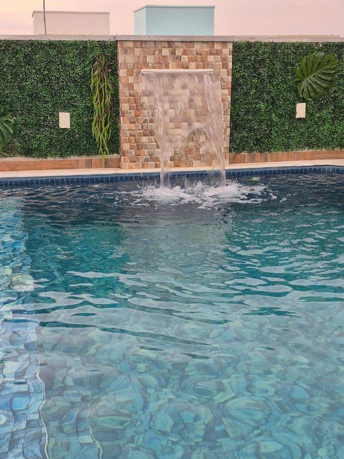 Casas e apartamentos de temporada para 5 pessoas, com piscina e balcão e ainda vista em Boituva