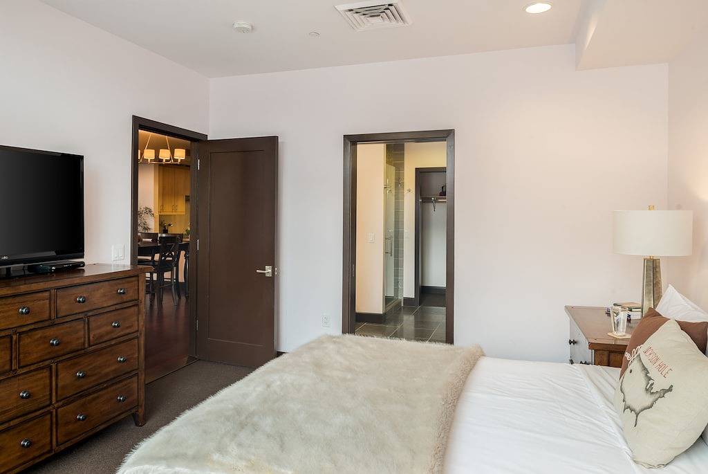 Ganze Wohnung, Pearl at Jackson 205 - Luxusresidenz nur wenige Schritte vom Marktplatz entfernt - klimatisiert in Jackson (WY), Grand Teton Nationalpark