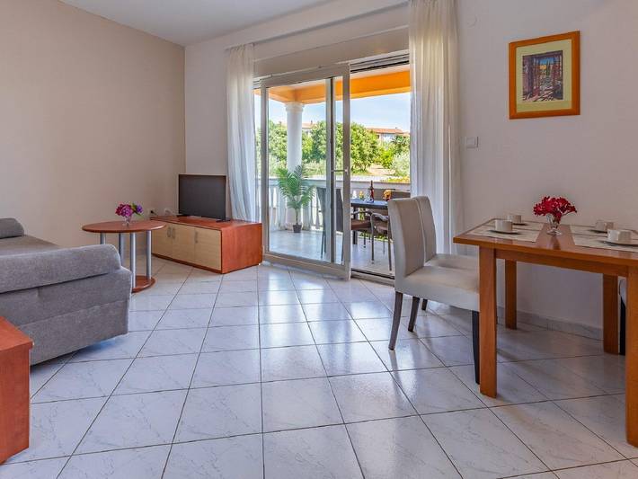 Apartamento entero, Estancia divertida junto a la playa en Banjole in Banjole, Costa sur de Istria