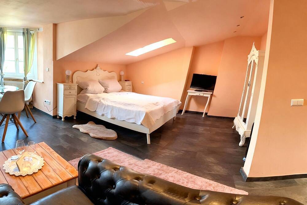 Individuelle Apartments mit Terrasse inmitten der Weinberge mit Burgblick in Klingenmünster, Südliche Weinstraße