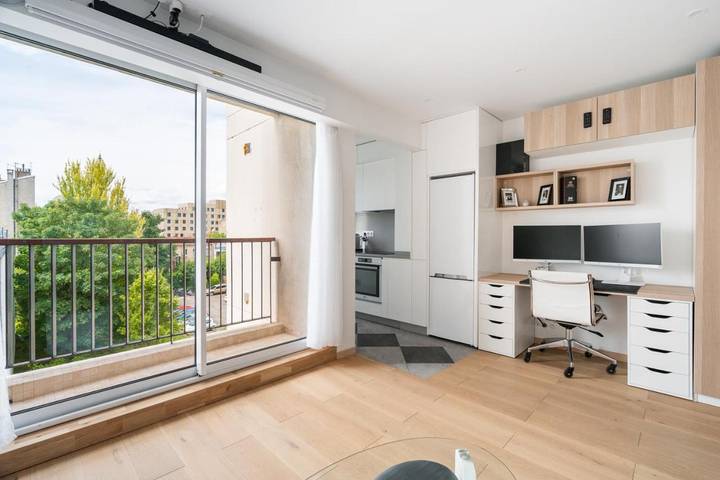 Gîte pour 2 personnes, avec Balcon ainsi que Jardin et Vue dans Gare De Gentilly