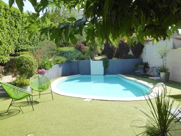 Hôtel pour 2 personnes, avec piscine et jardin, animaux acceptés à La Bouilladisse