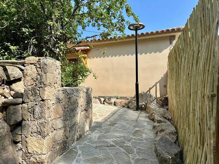 Location de vacances pour 6 personnes, avec terrasse et piscine à Feliceto - 2