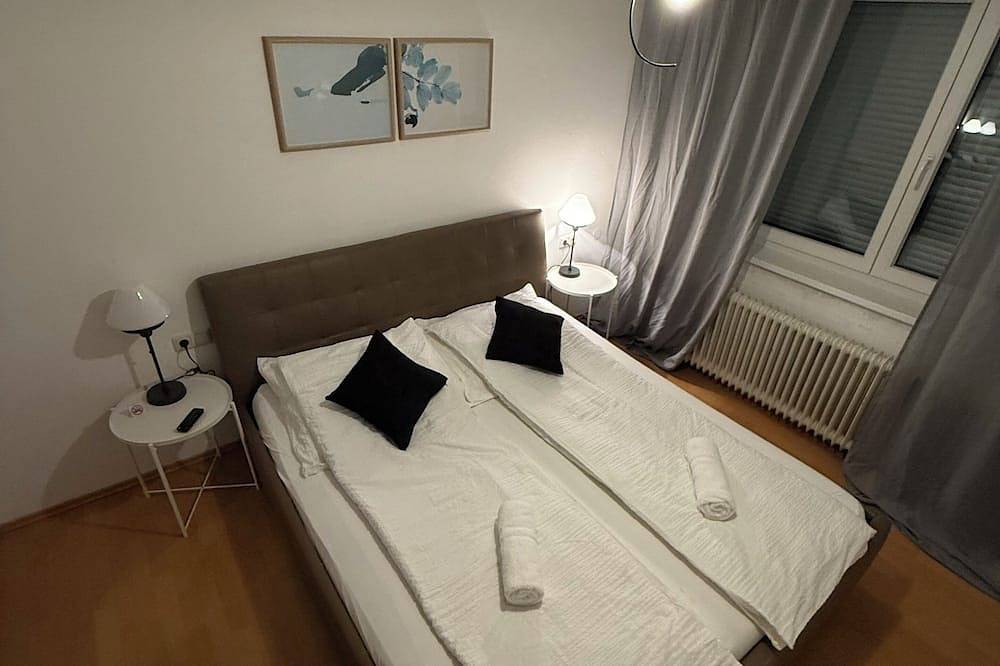 1 room 59€ (double bed 2person) in Linz - Wels