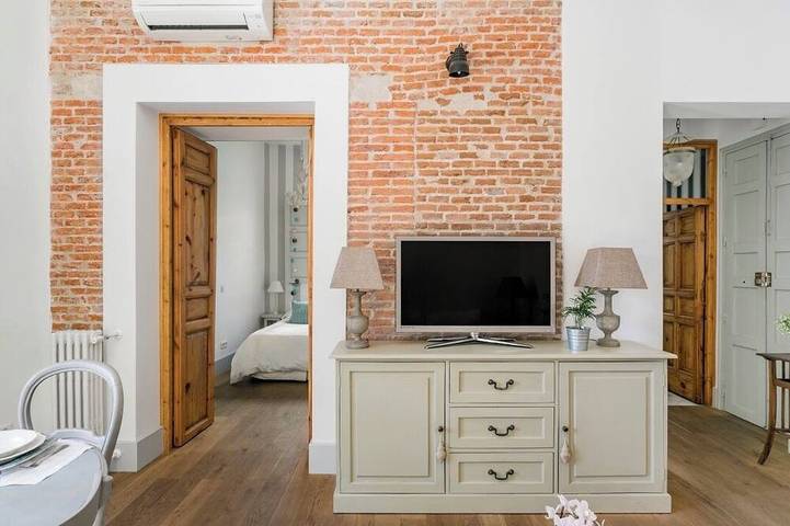 La casita de la Botica (6 Pax) Casa Santiago 19 in Alcalá de Henares, Área Metropolitana de Madrid