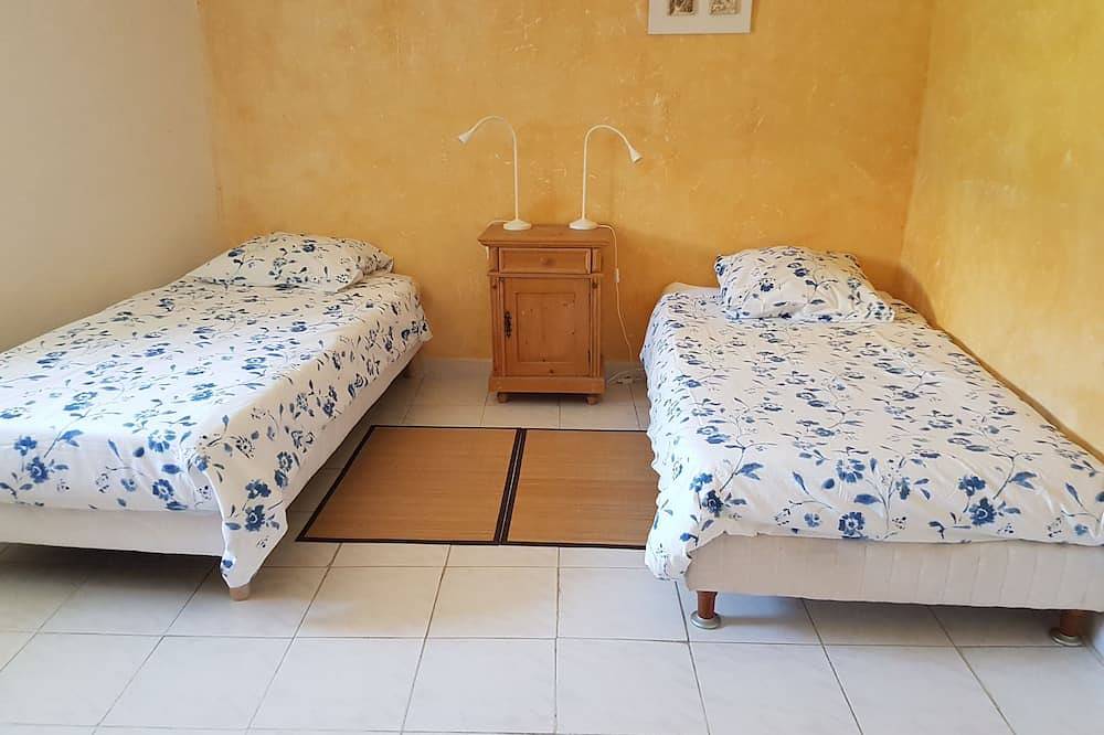 Accommodation in the village center in Saint-Jean-de-Maruéjols-et-Avéjan, Alès und Umgebung