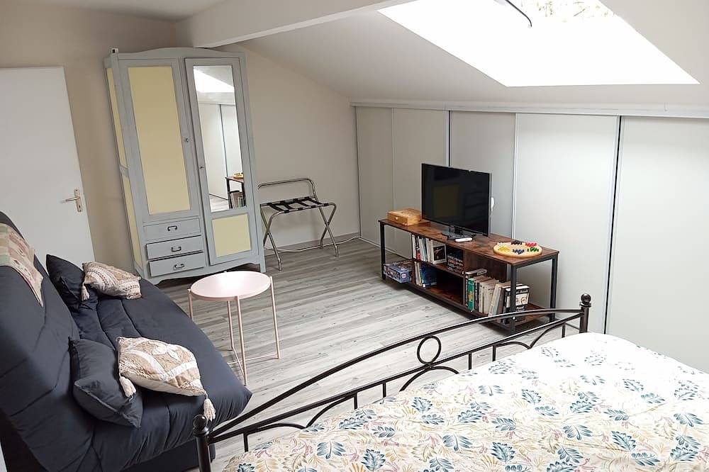 Apartamento entero, Near Bordeaux, quiet apartment with garden - Pets welcome in Bassens, Región de Burdeos