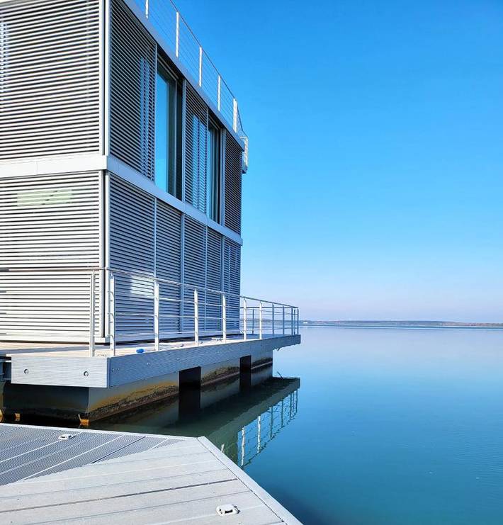 Ferienhaus für 4 Personen, mit Balkon und Terrasse sowie Sauna und Seeblick in Geierswalde