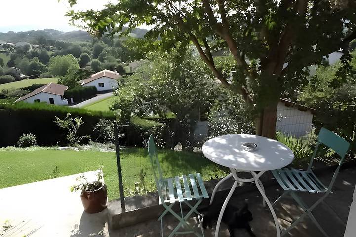 Chambre d’hôte pour 2 personnes, avec jardin à Sare