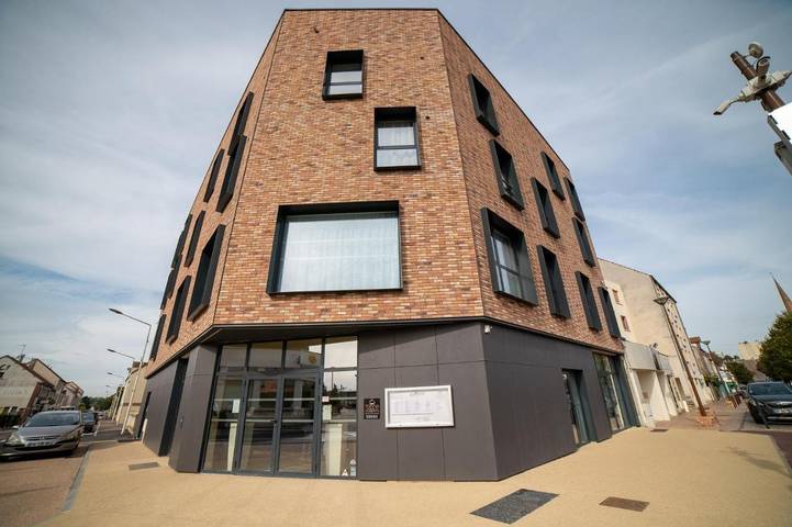 Hôtel pour 2 personnes, avec terrasse à Migennes - 2