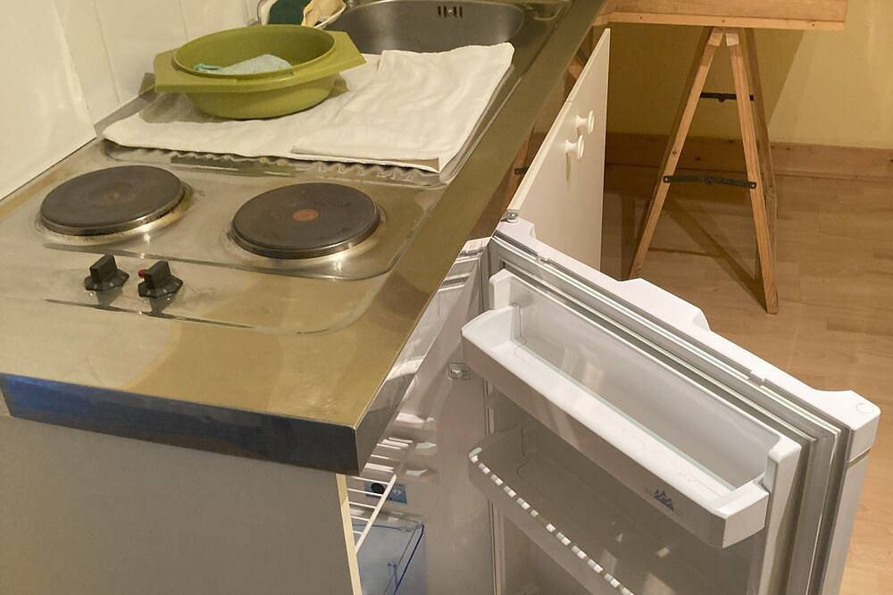 Chambre dans maison individuelle gare Paris Montparnasse en 50 minutes in Houdan, Yvelines