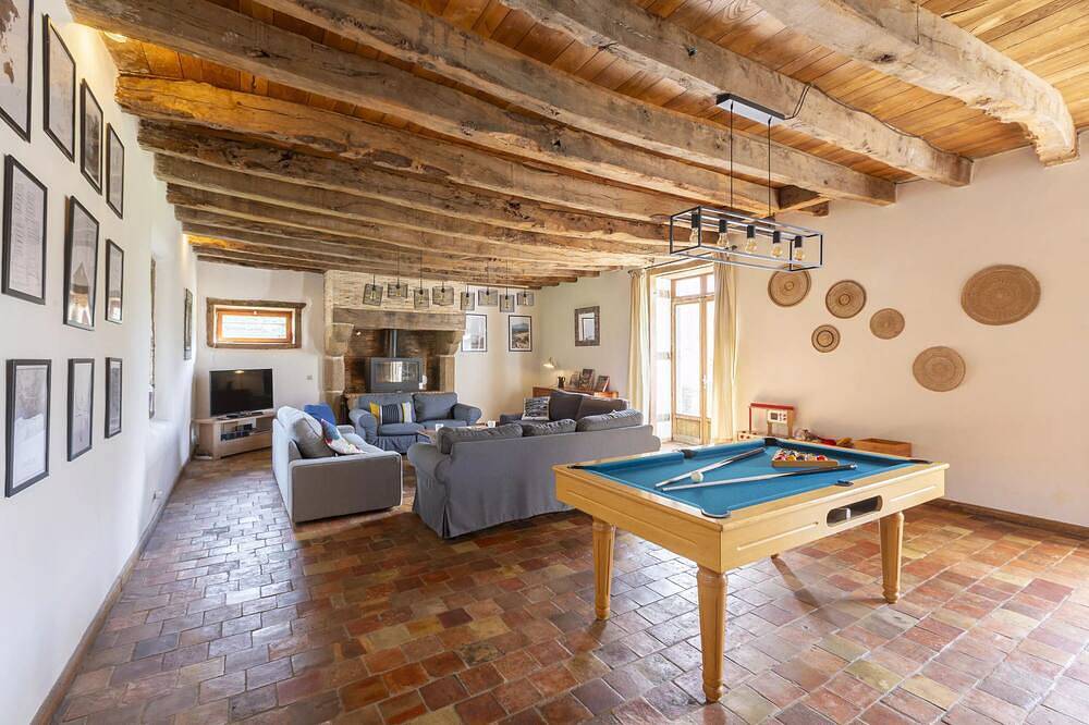Maison 315m², Rennes, 15 personnes, piscine chauffée in Pacé, Région de Rennes