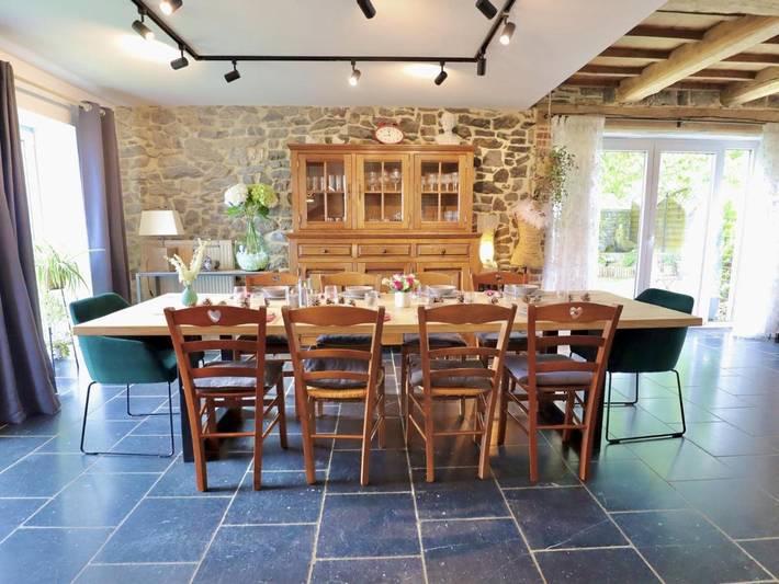 Location de vacances pour 9 personnes, avec terrasse et jardin à Doische - 3
