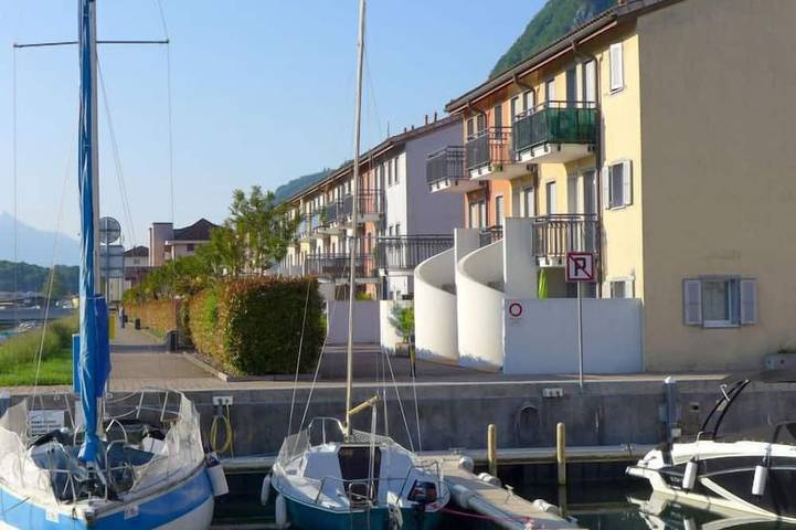 Gîte pour 5 personnes, avec balcon à Port-Valais