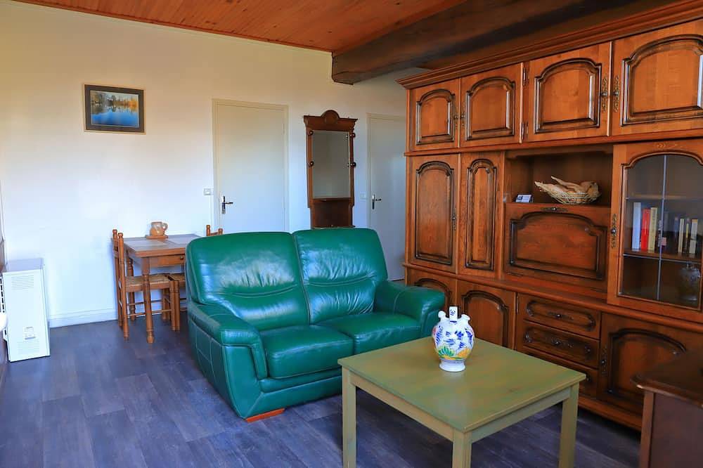 Ganze Wohnung, Gite in the Loiret, near the Loire, on the banks of the Briare canal. in Ouzouer-sur-Trézée, Montargis und Umgebung