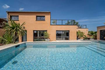 Location de vacances pour 10 personnes, avec jardin à Mirepeisset