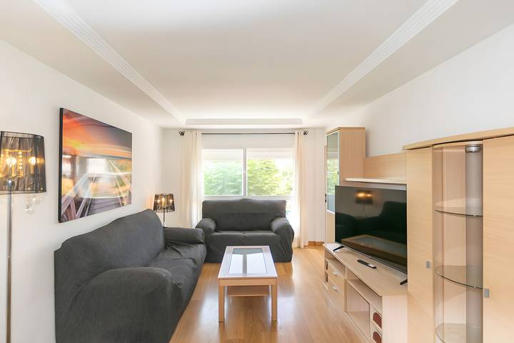 Holiday Home 'Apartment in Teatinos' with Shared Pool, Shared Garden and Wi-Fi in Malaga, Cordillera Penibética