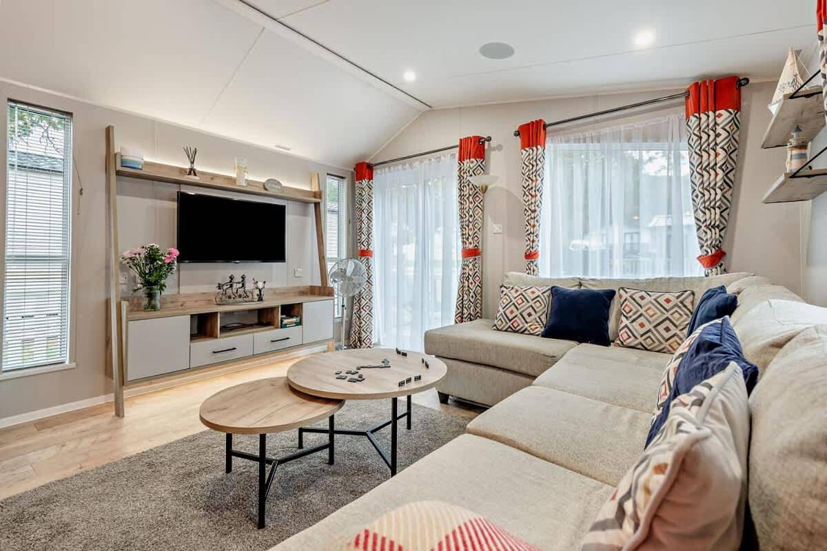 Two-Bedroom House in Milford-on-Sea, Hampshire