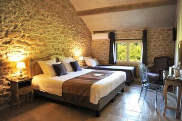 Maison d’hôte pour 3 personnes, avec jacuzzi ainsi que piscine et jardin à Sarrians