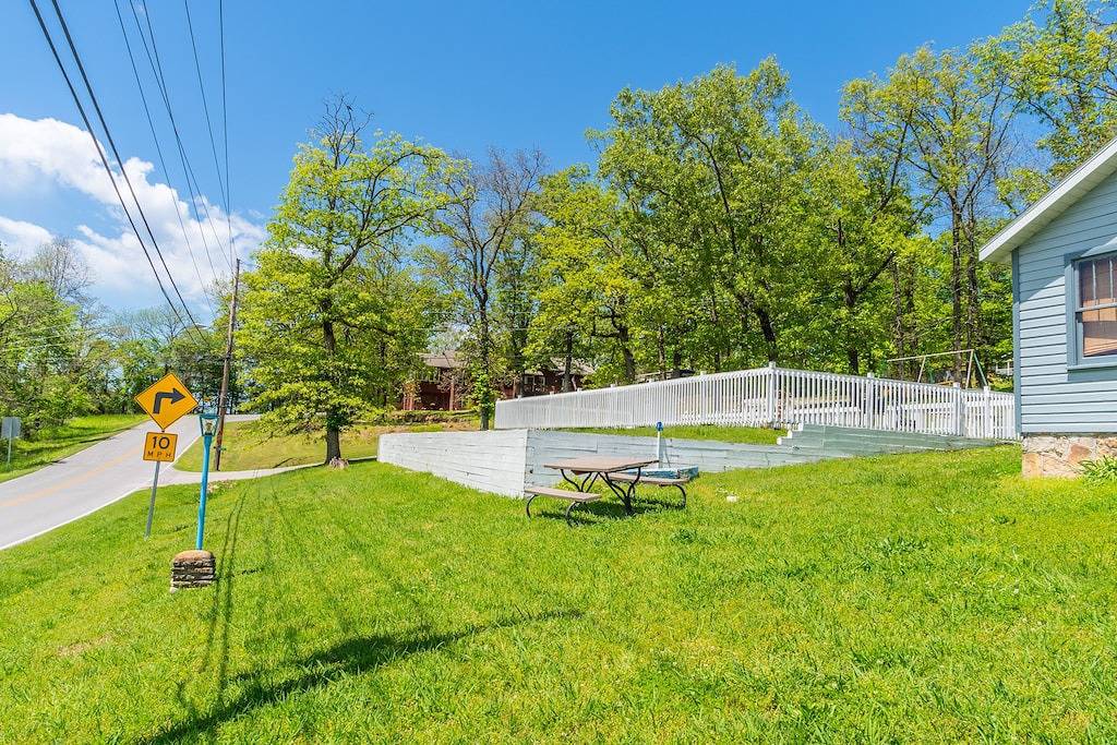 House by Lake Taneycomo at Rockaway Rentals in Taney County