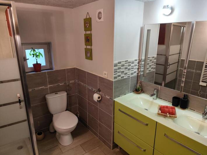 Gîte pour 4 personnes, avec Terrasse ainsi que Jardin et Piscine à Loudun - 3